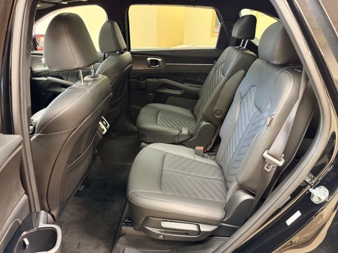 Used 2025 Kia Sorento SX Prestige AWD/4WD image 13
