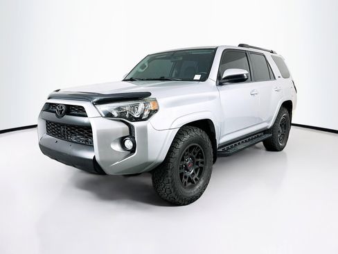 Used 2017 Toyota 4Runner SR5 image 3