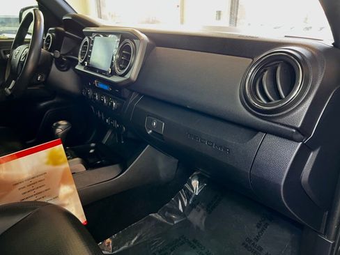 Used 2020 Toyota Tacoma TRD Off-Road image 55