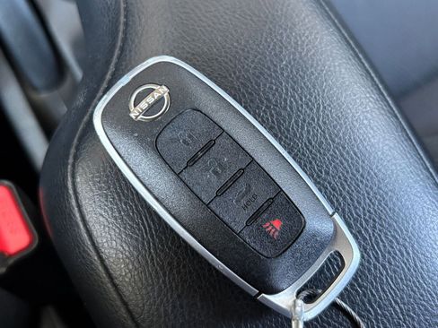 Used 2025 Nissan Versa SV image 21