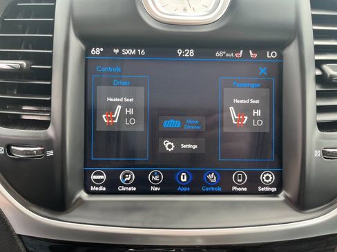 Used 2020 Chrysler 300 Touring L w/ Value Package AWD/4WD image 36