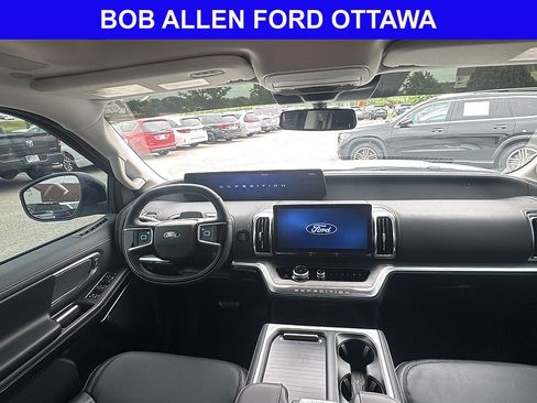 Used 2025 Ford Expedition Max Platinum w/ Driver's Package AWD/4WD image 25