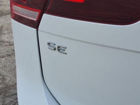 Used 2023 Volkswagen Tiguan SE R-Line image 43