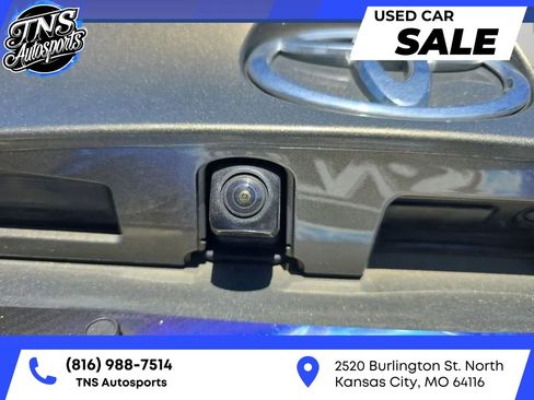 Used 2021 Toyota C-HR Limited FWD image 34