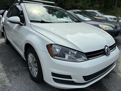 Used 2015 Volkswagen Golf Launch Edition FWD image 3