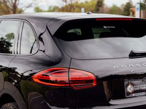 Used 2015 Porsche Cayenne Diesel AWD/4WD image 29