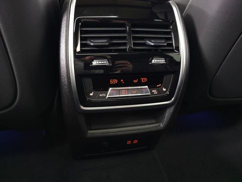 Used 2026 BMW X5 xDrive40i w/ M Sport Package AWD/4WD image 32