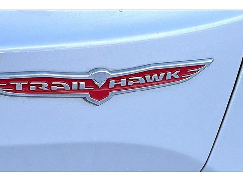 Used 2015 Jeep Renegade Trailhawk image 9