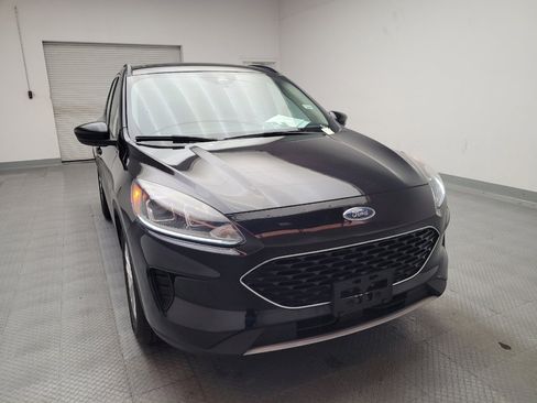 Used 2020 Ford Escape SE image 14