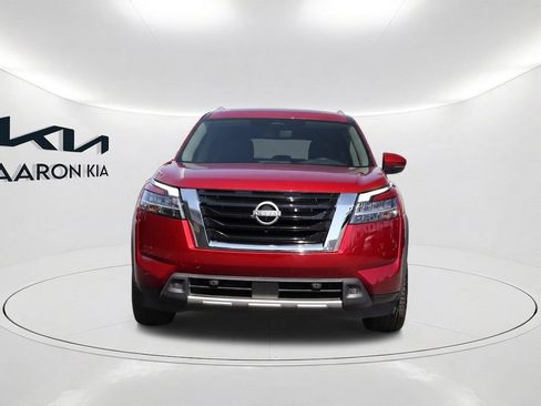 Used 2023 Nissan Pathfinder Platinum w/ Lighting Package (N93) FWD image 2