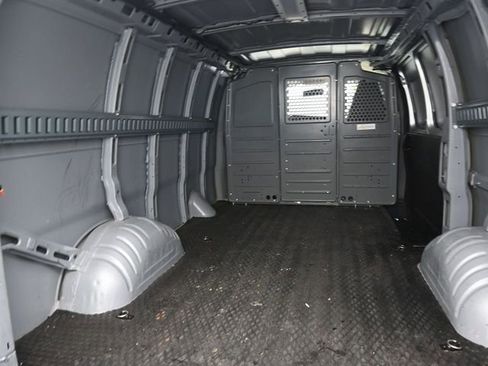 Used 2024 Chevrolet Express 3500 image 19