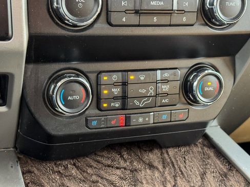 Used 2019 Ford F350 Lariat w/ Lariat Ultimate Package image 37