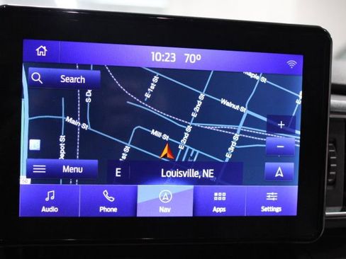 Used 2022 Ford Explorer XLT w/ Equipment Group 202A image 2