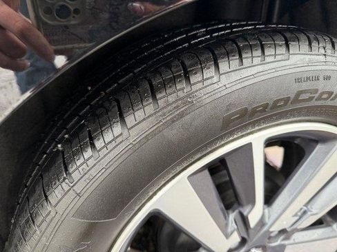 Used 2024 Nissan Versa SV w/ Trunk Package image 8