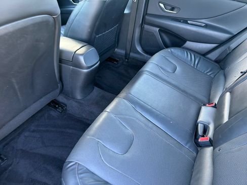 Used 2023 Hyundai Elantra Limited FWD image 11