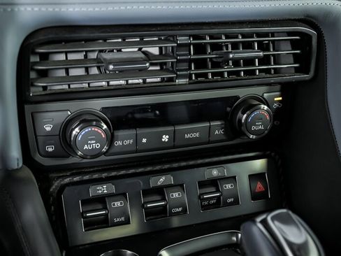 Used 2020 Nissan GT-R Premium AWD/4WD image 34