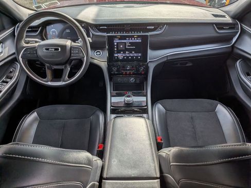 Certified 2023 Jeep Grand Cherokee Altitude image 7