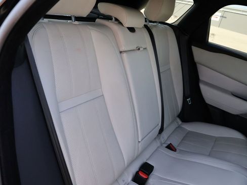 Used 2019 Land Rover Range Rover Velar R-Dynamic SE image 13
