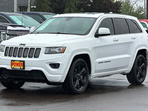 Used 2015 Jeep Grand Cherokee Altitude AWD/4WD image 8