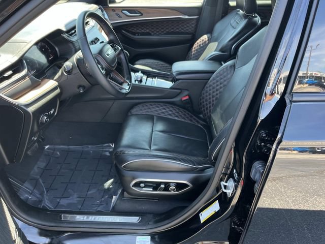 Used 2023 Jeep Grand Cherokee Summit AWD/4WD image 30