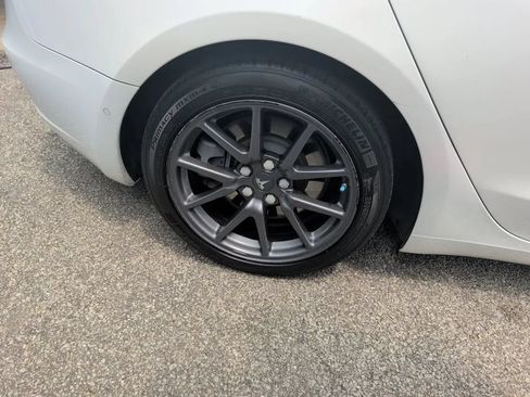 Used 2019 Tesla Model 3 Long Range AWD/4WD image 9