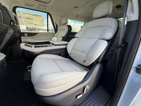 New 2026 Lincoln Navigator L Reserve AWD/4WD image 14