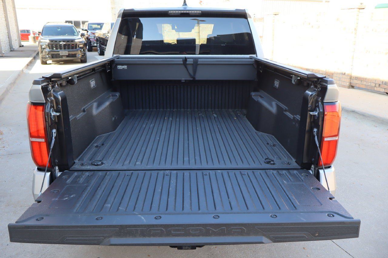 Used 2026 Toyota Tacoma SR5 AWD/4WD image 26