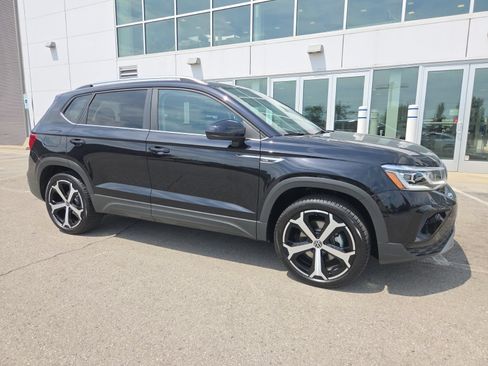 Certified 2023 Volkswagen Taos SEL AWD/4WD image 3