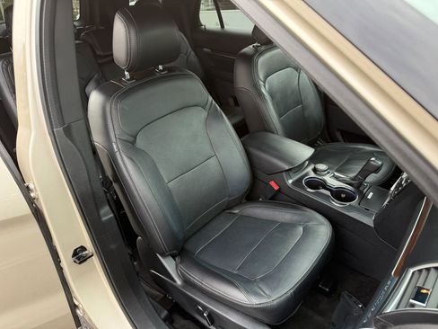 Used 2017 Ford Explorer Limited AWD/4WD image 8