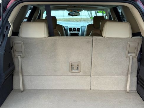 Used 2010 GMC Acadia SLT image 26