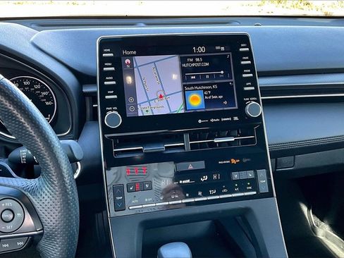 Used 2022 Toyota Avalon Touring image 6