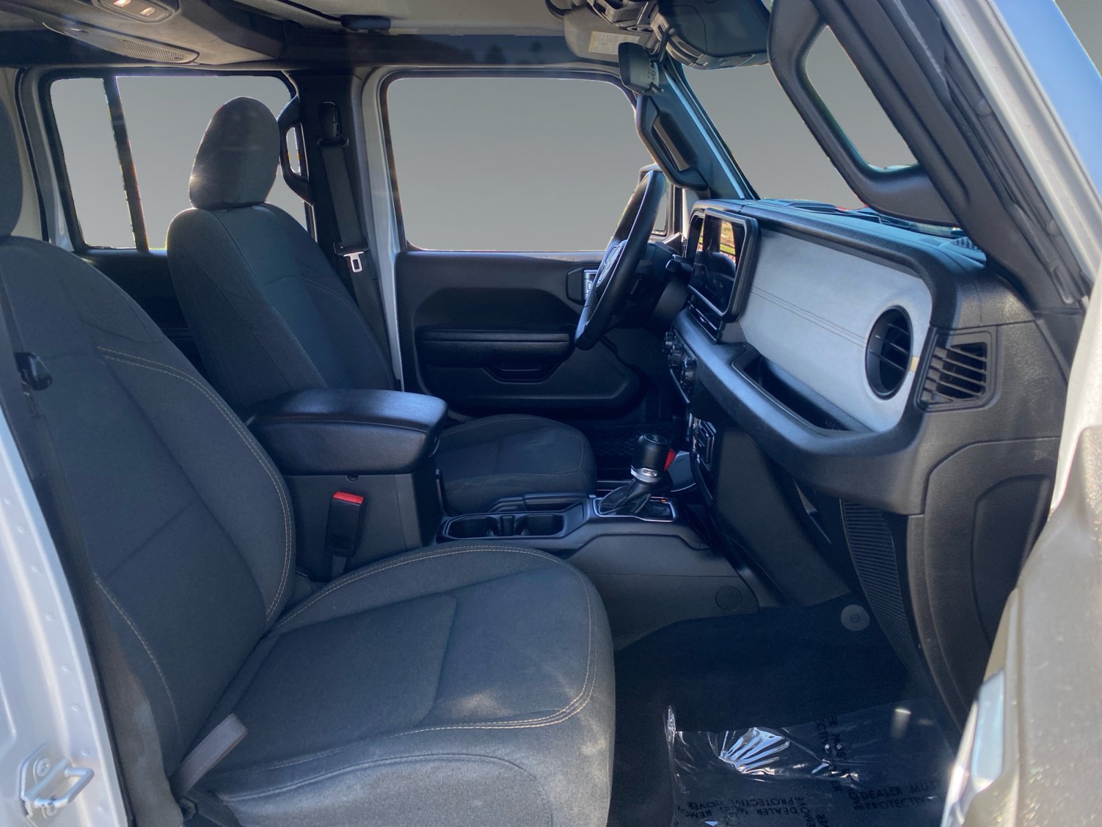 Used 2024 Jeep Wrangler Unlimited Sport AWD/4WD image 15