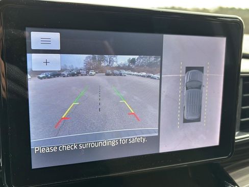 Used 2021 Ford Explorer Limited image 11