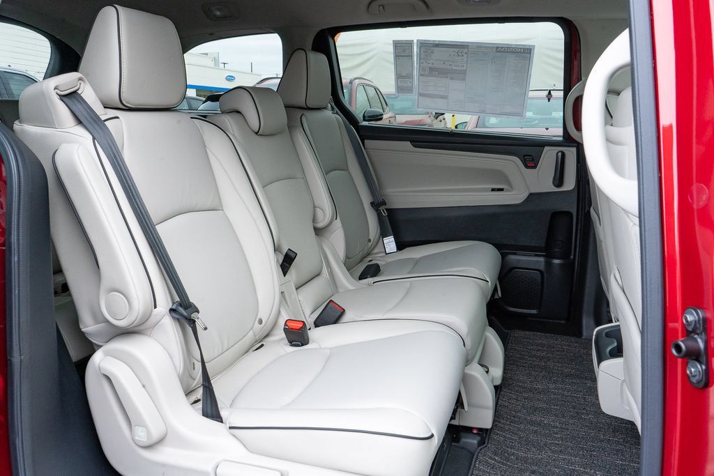 New 2026 Honda Odyssey Touring image 15