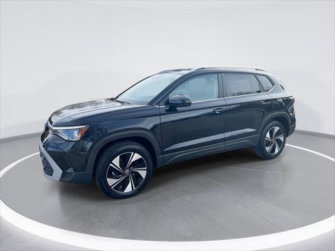 New 2026 Volkswagen Taos SE AWD/4WD image 1
