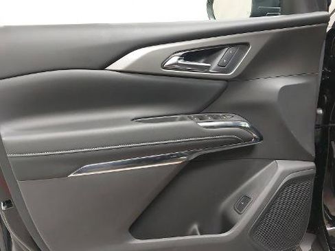 New 2026 Chevrolet Traverse LT w/ Sun and Wheel Package image 24