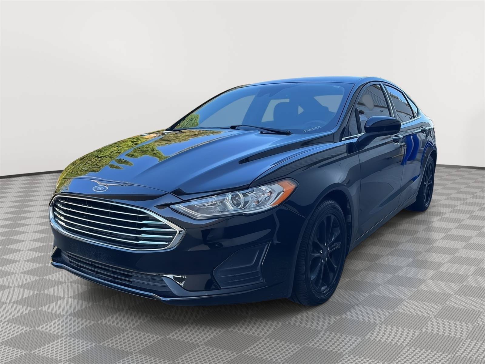 Used 2020 Ford Fusion SE FWD image 26