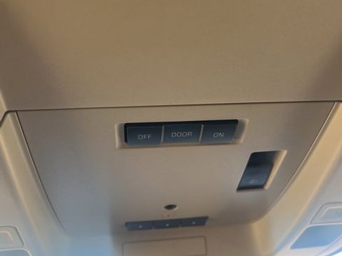 Used 2018 Chevrolet Silverado 2500 High Country w/ Duramax Plus Package image 21