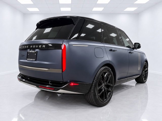 Used 2024 Land Rover Range Rover SE AWD/4WD image 6