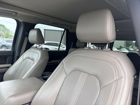 Used 2021 Ford Expedition Max Limited AWD/4WD image 3