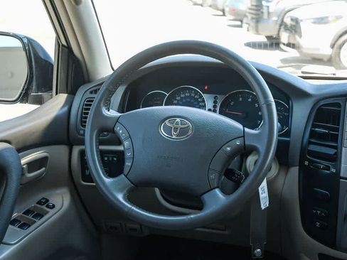 Used 2006 Toyota Land Cruiser AWD/4WD image 12