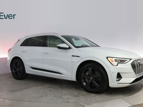Used 2019 Audi e-tron Premium Plus image 14