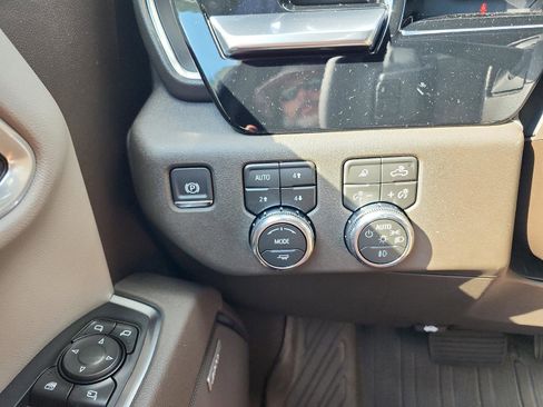 New 2026 GMC Sierra 1500 SLT w/ SLT Premium Plus Package AWD/4WD image 22