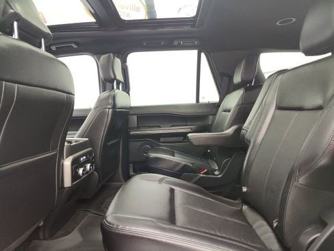 Used 2020 Ford Expedition XLT w/ Equipment Group 202A RWD image 11