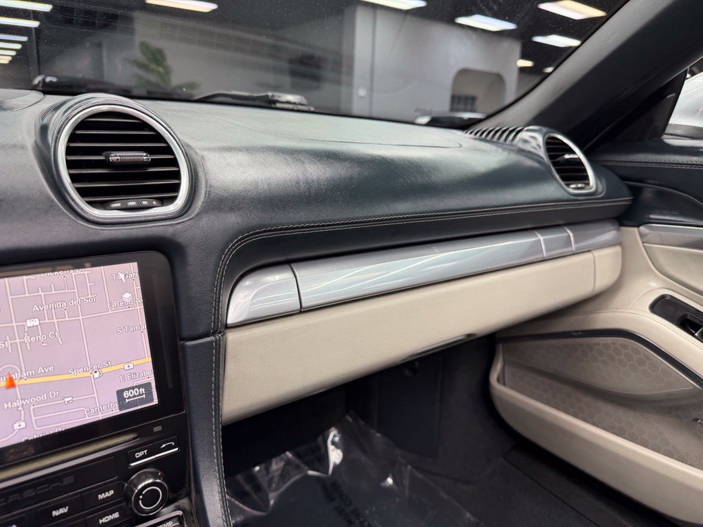 Used 2018 Porsche 718 Boxster RWD image 27
