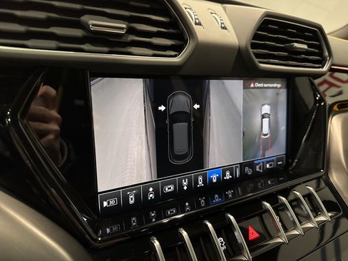 Used 2024 Lamborghini Urus S image 42