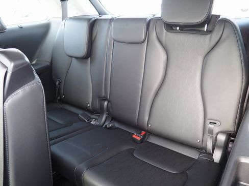 New 2026 Kia Carnival SX image 8