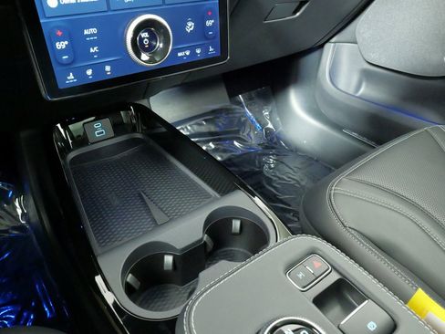 Used 2022 Ford Mustang Mach-E Premium image 48