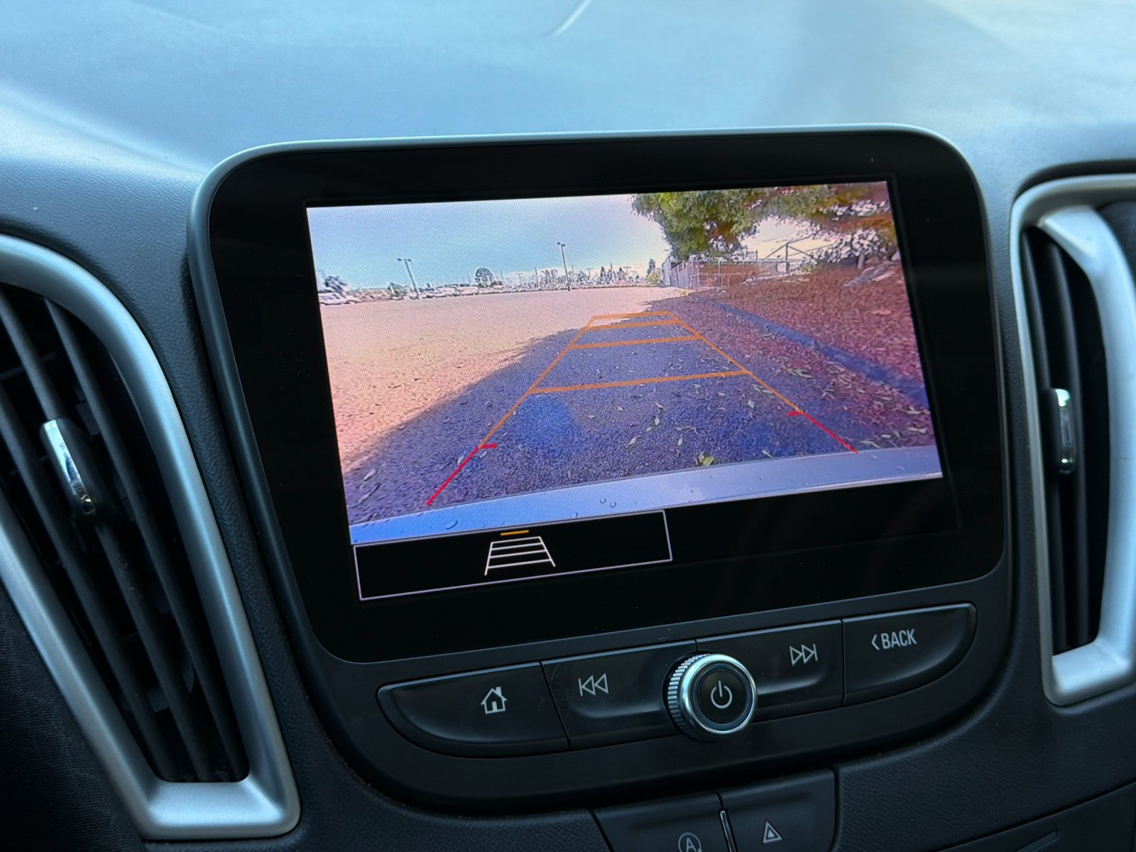 Used 2024 Chevrolet Malibu LT FWD image 18