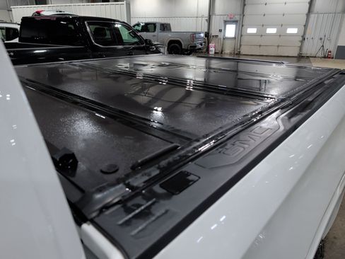 Used 2023 GMC Sierra 1500 AT4X image 7